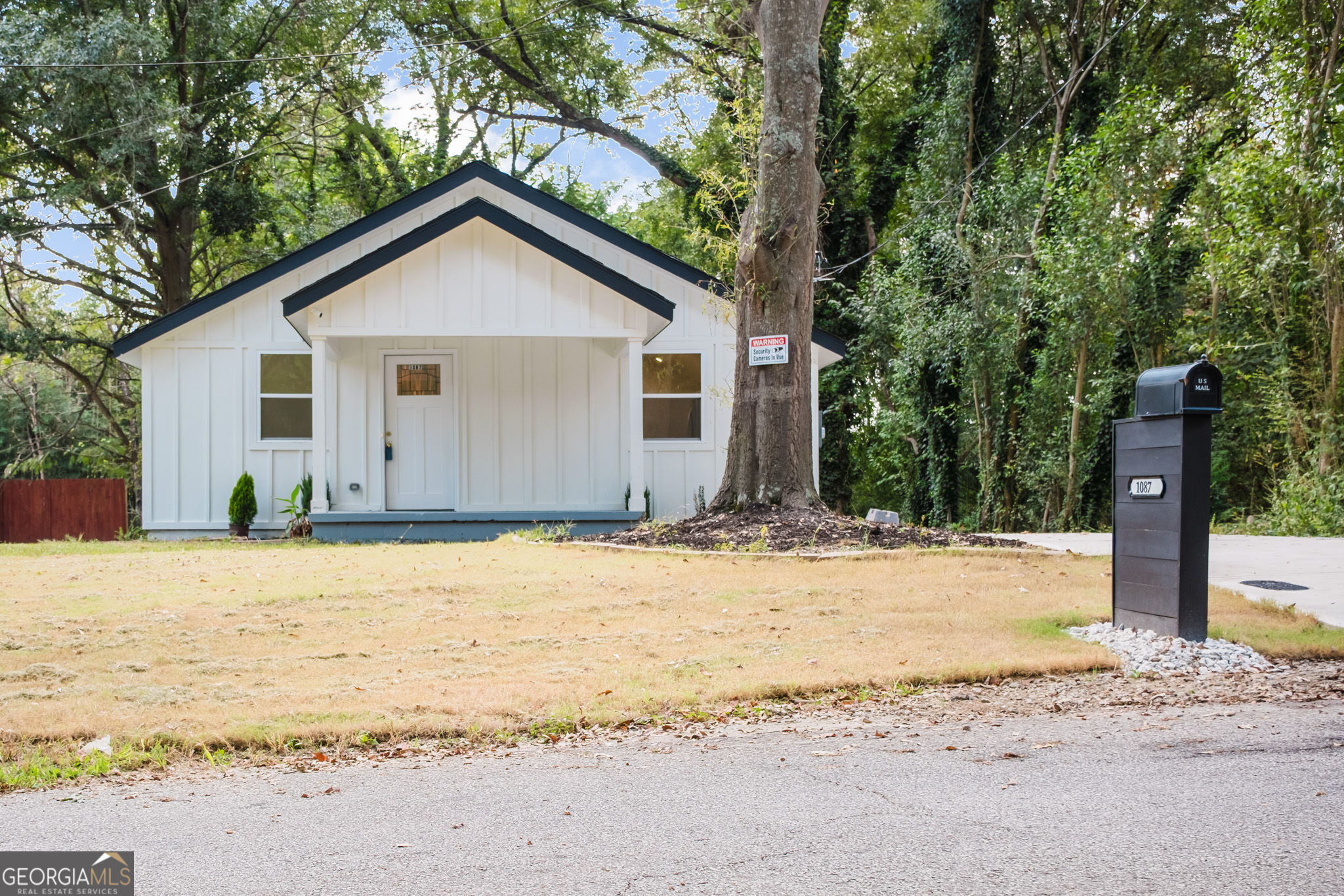 1087 Hillcrest DR SE