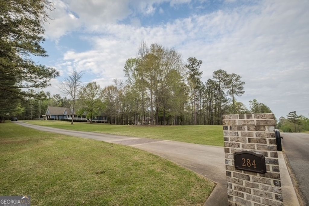 Photo of 284 Deer Creek Drive, Forsyth, GA 31029 (MLS # 10728363)