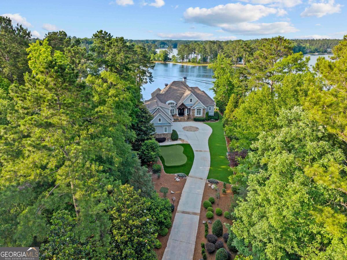 1461 North Shore DR