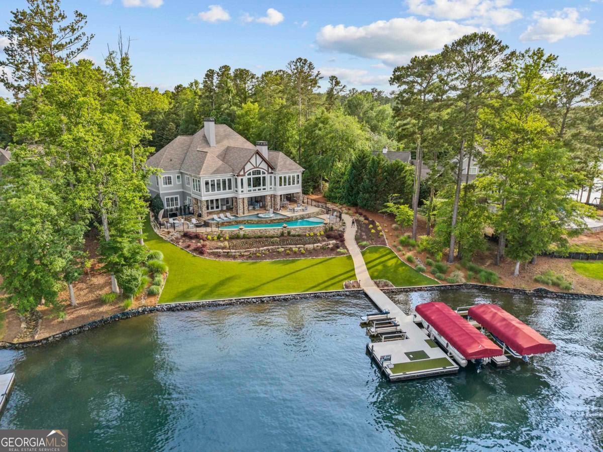 1461 North Shore DR