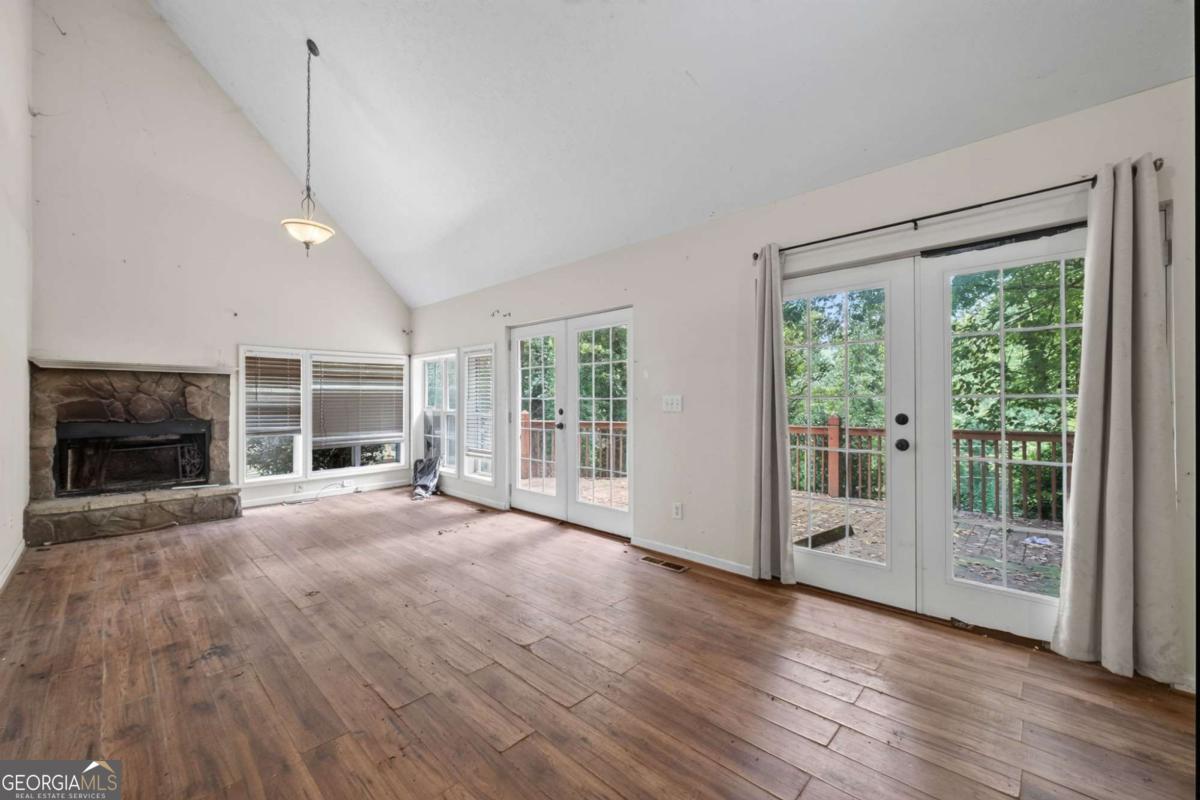 6224 Grant Ford RD