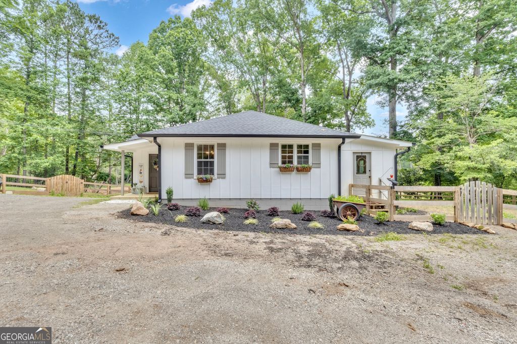 Photo of 6290 Cascade Palmetto Highway, Fairburn, GA 30213 (MLS # 10696170)