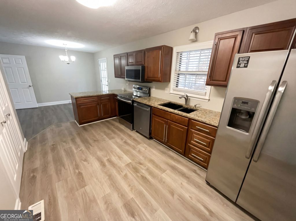 Photo of 10 King Drive, Carrollton, GA 30116 (MLS # 10680498)