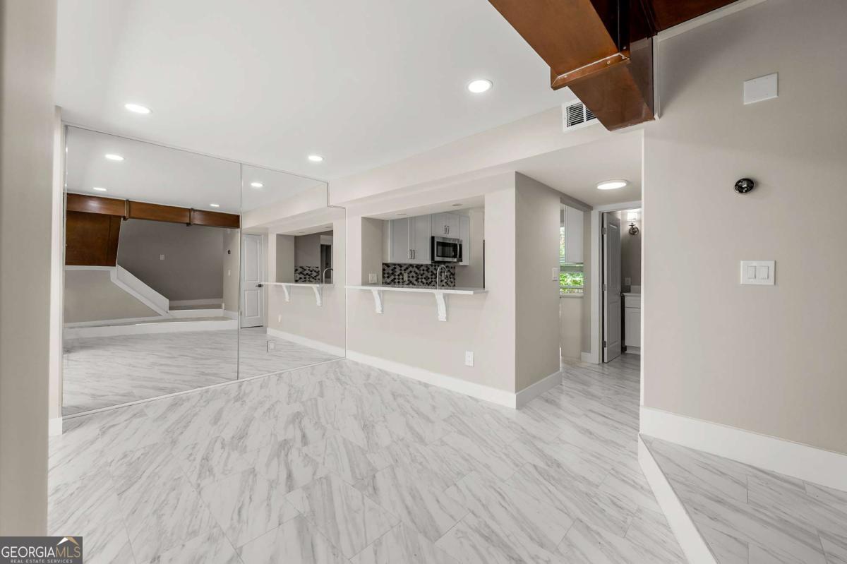 1009 Riverbend Club DR SE