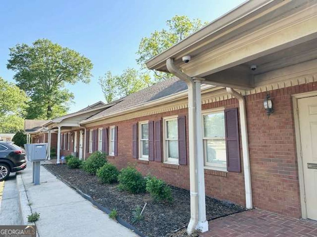Photo of 118 North Avenue, Jonesboro, GA 30236 (MLS # 10775087)