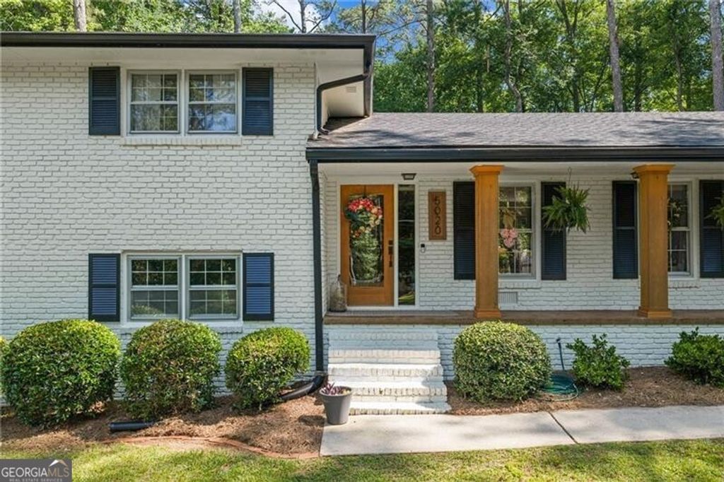 Photo of 5020 Mountclaire Road, Smoke Rise, GA 30087 (MLS # 10768392)