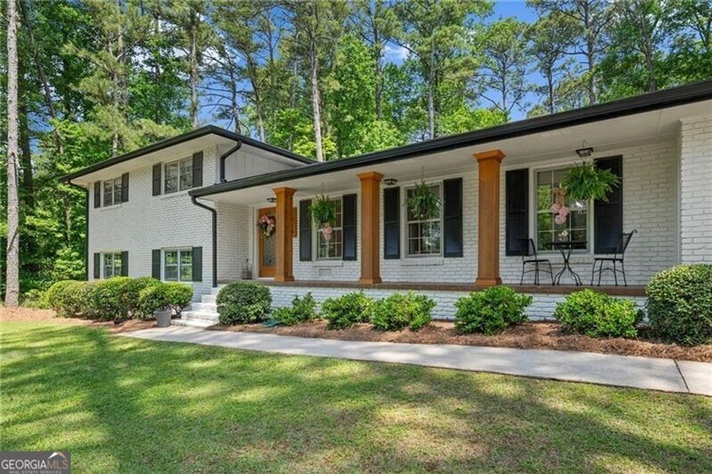 Photo of 5020 Mountclaire Road, Smoke Rise, GA 30087 (MLS # 10768392)