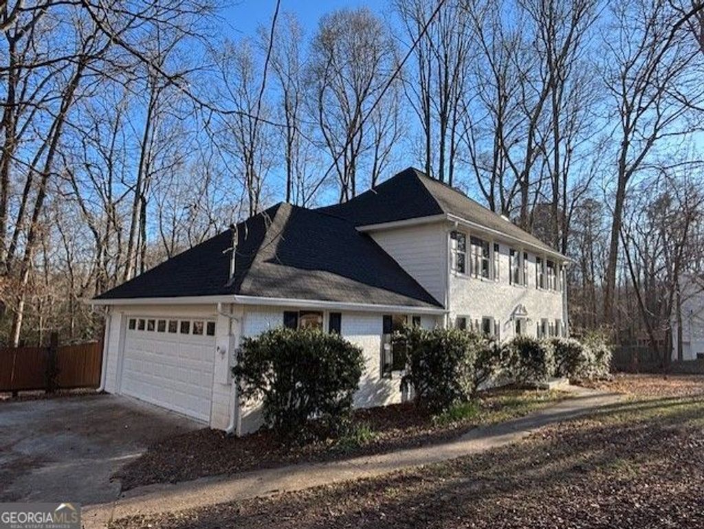 Photo of 245 Stoneridge Way, Fayetteville, GA 30215 (MLS # 10680003)