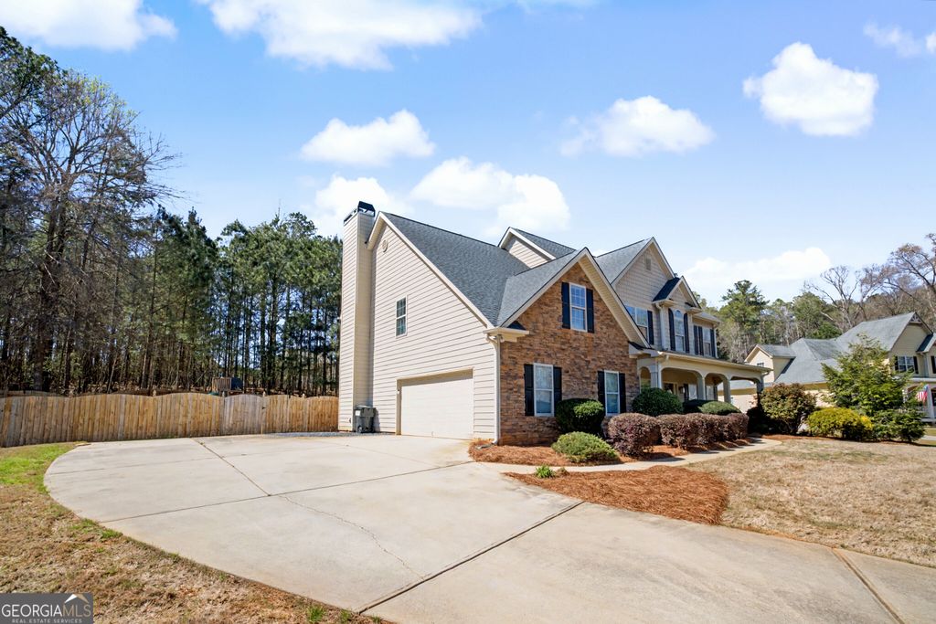 Photo of 414 Long Shore Way, Newnan, GA 30265 (MLS # 10713161)