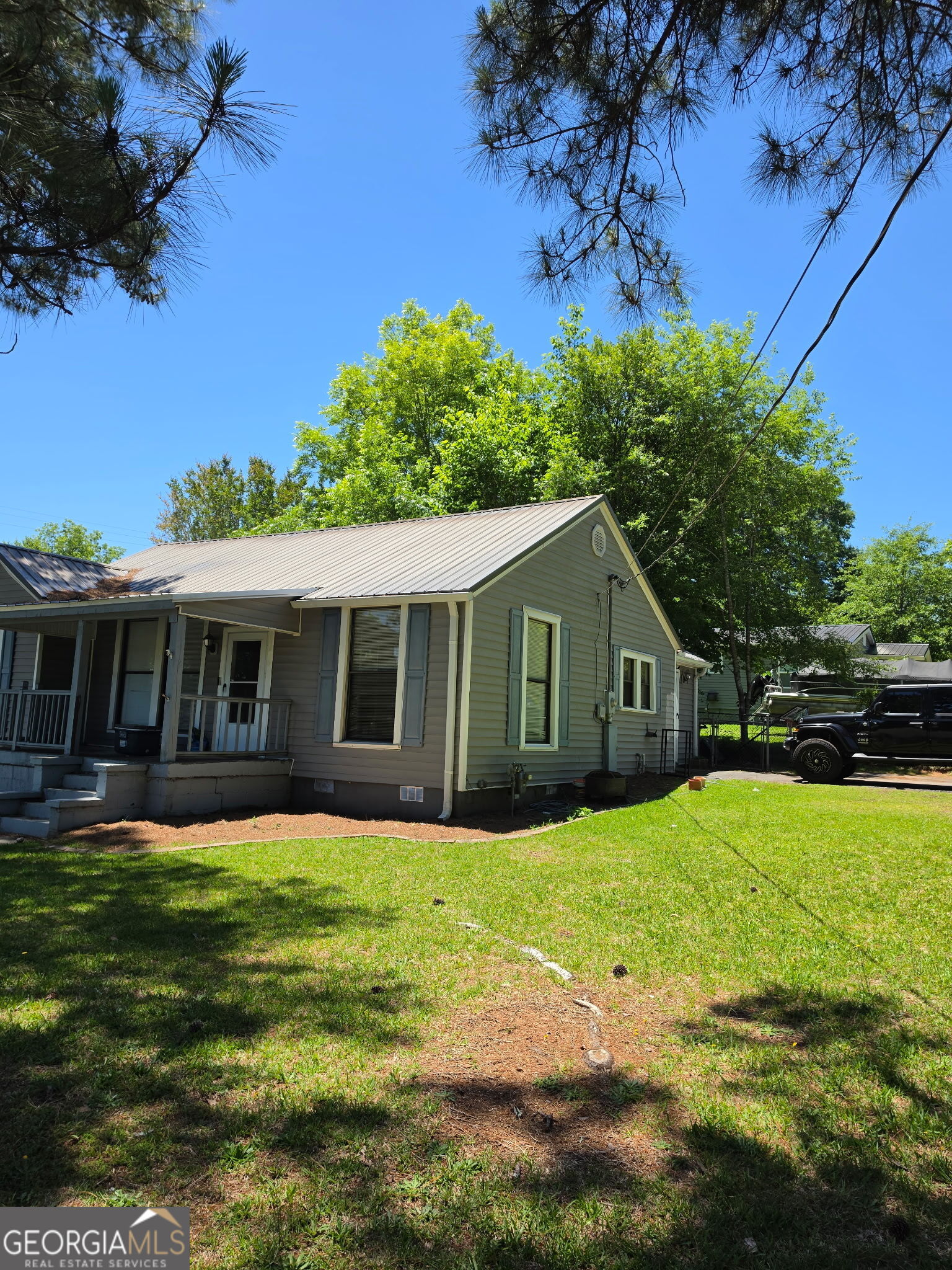 2901 17th Ave