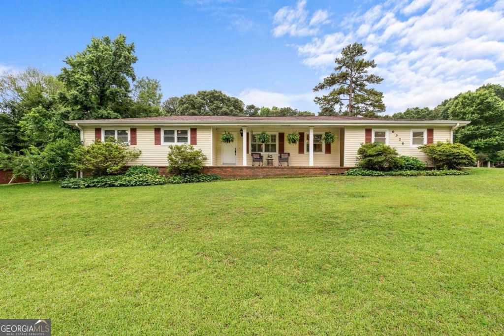 Photo of 6326 South Skyline Drive, Douglasville, GA 30135 (MLS # 10772305)