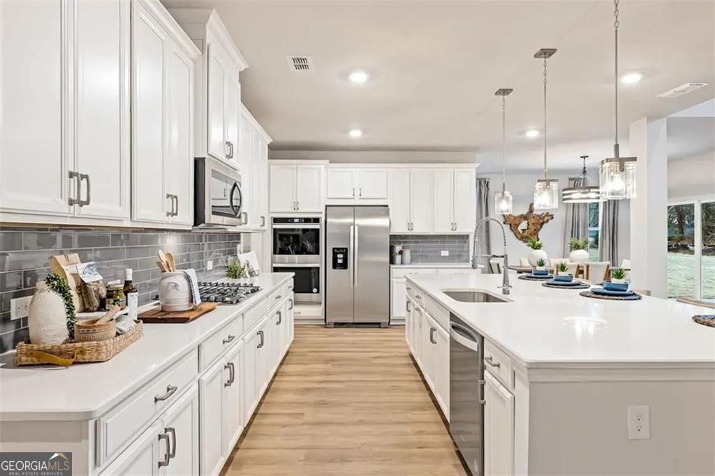 328 Bailiwick LN