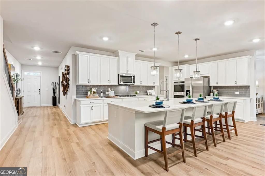 328 Bailiwick LN