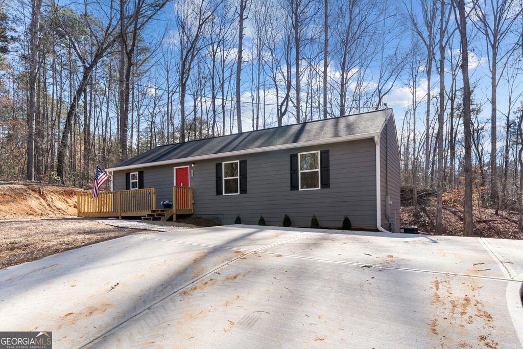 Photo of 137 Cheyenne Trail, Martin, GA 30557 (MLS # 10691157)