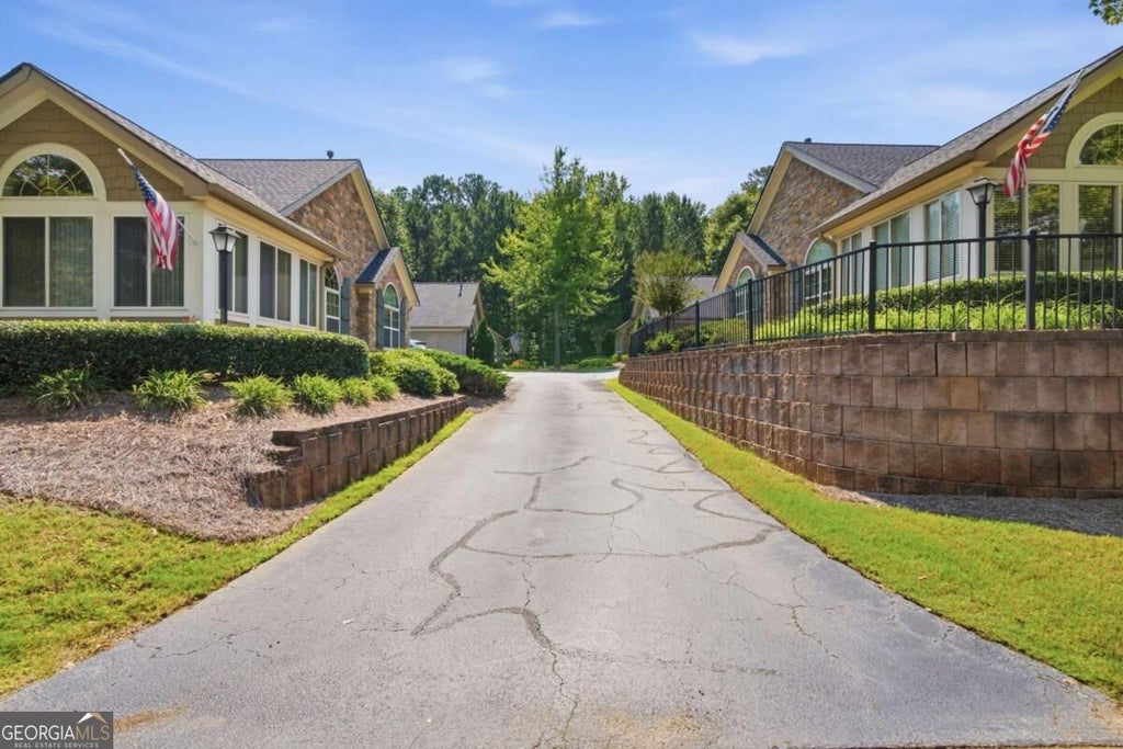 Photo of 5316 Stone Village Circle NW, Kennesaw, GA 30152 (MLS # 10851954)