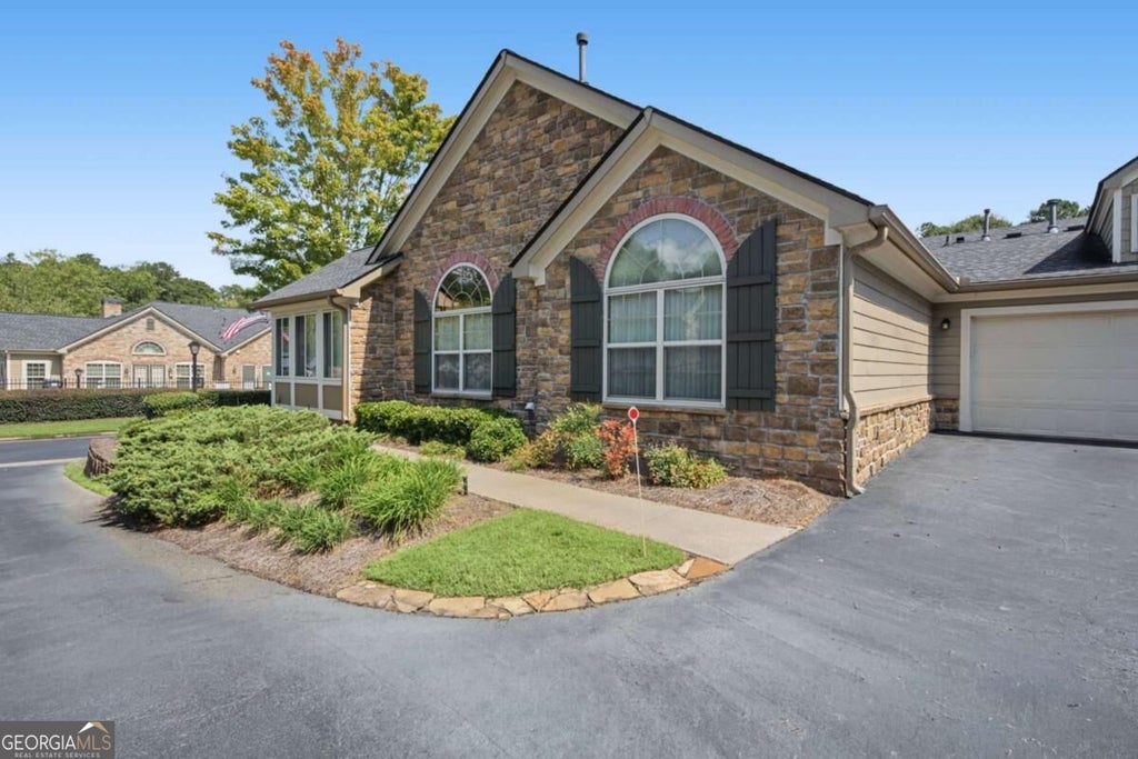 Photo of 5316 Stone Village Circle NW, Kennesaw, GA 30152 (MLS # 10851954)