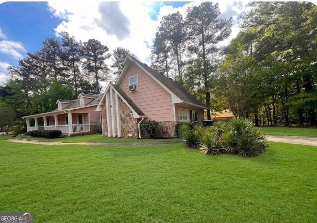 Photo of 2148 Castleway Court, Jonesboro, GA 30236 (MLS # 10729966)