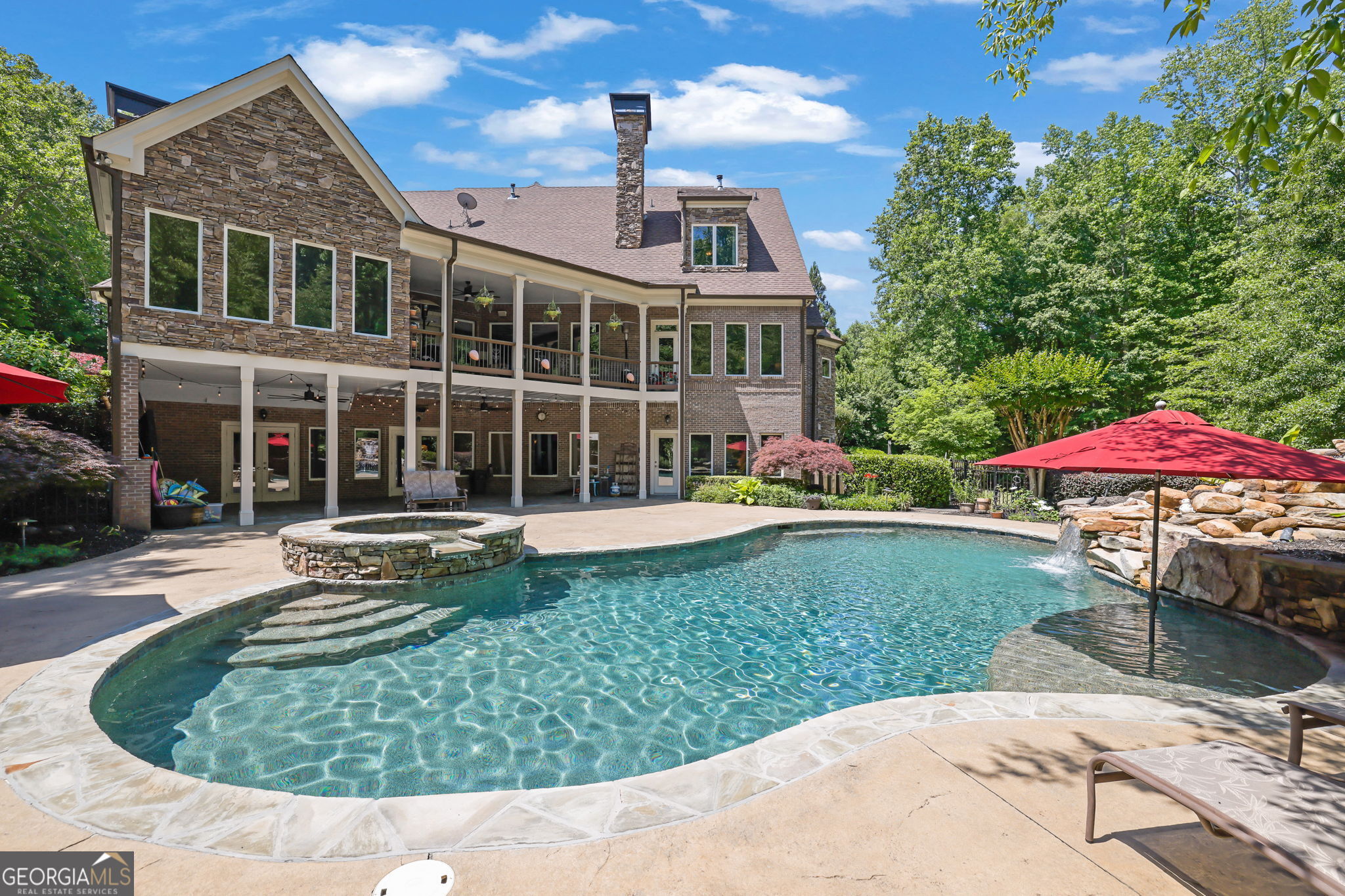 300 Edwards Brook LN