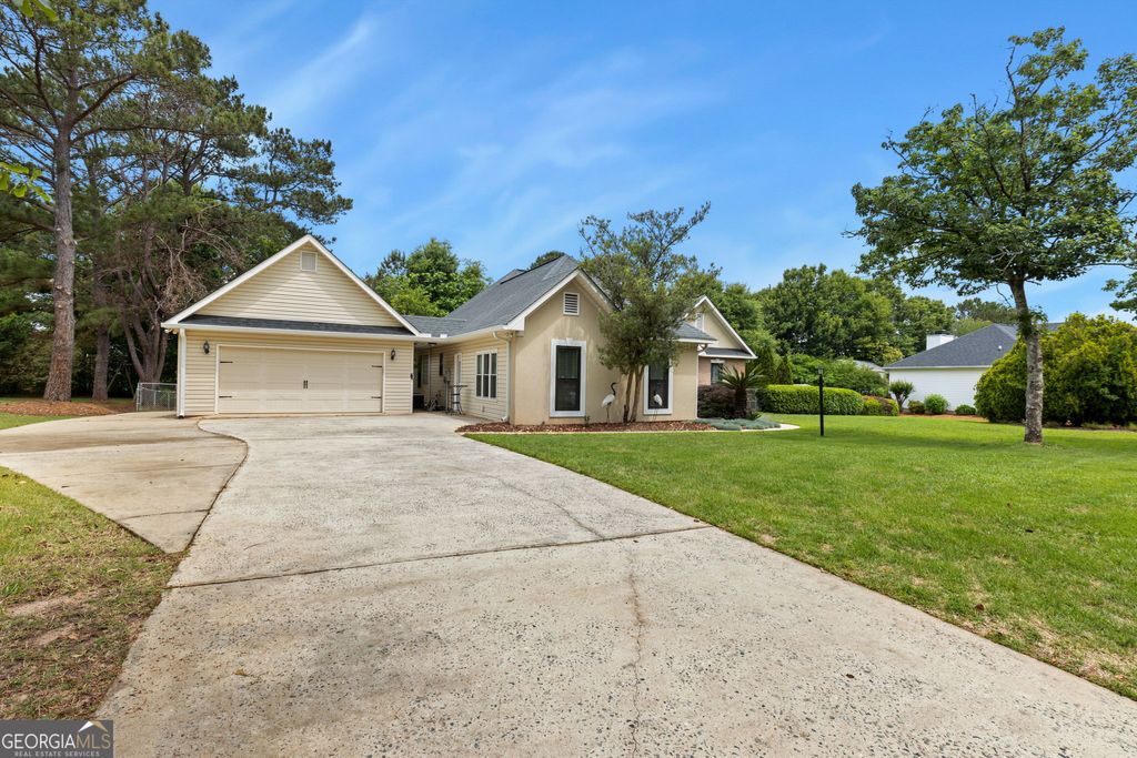 Photo of 105 Gleneagle Drive, Byron, GA 31008 (MLS # 10769621)