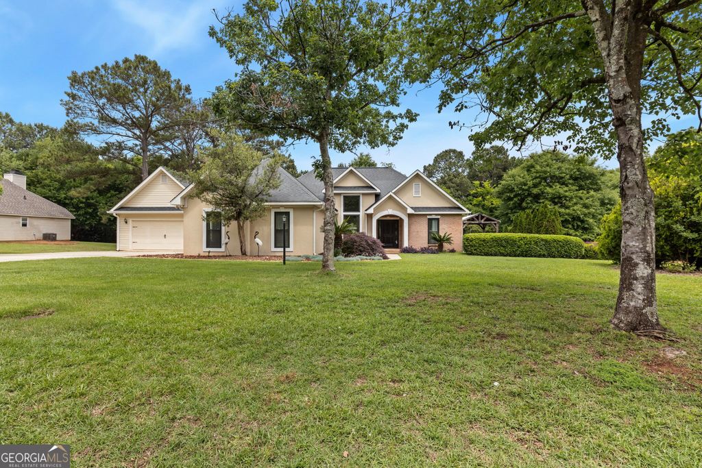 Photo of 105 Gleneagle Drive, Byron, GA 31008 (MLS # 10769621)