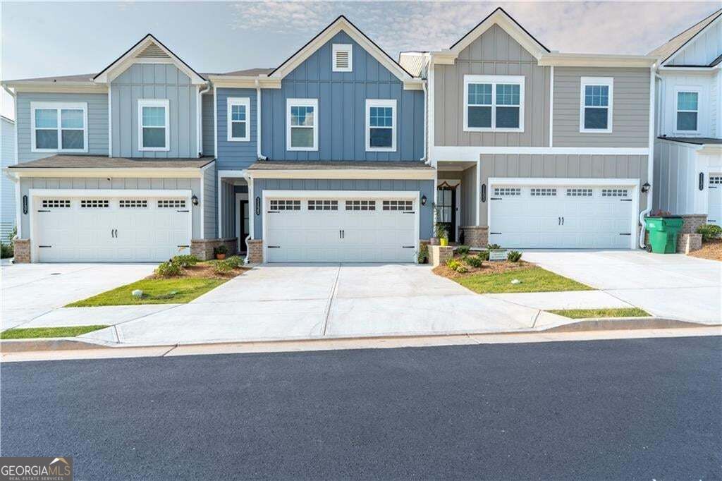 Photo of 1135 Chastain Drive, Sugar Hill, GA 30518 (MLS # 10869747)