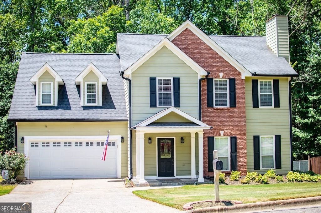 Photo of 955 Pointers Way, Lawrenceville, GA 30043 (MLS # 10652327)