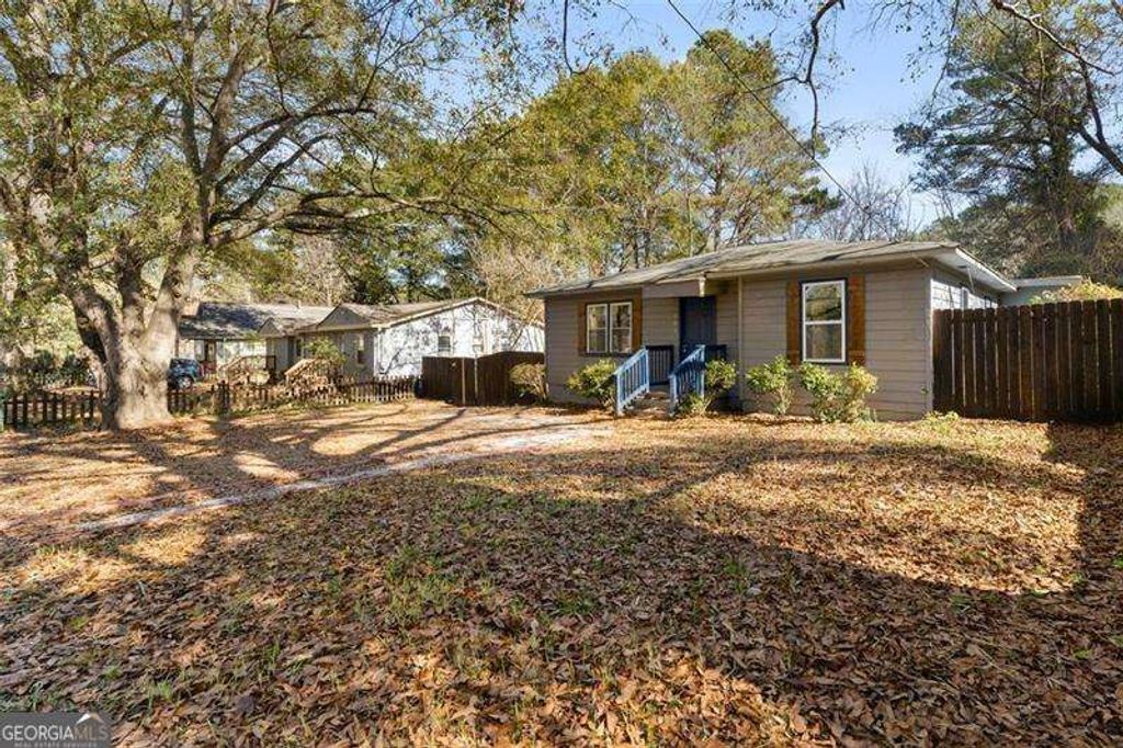 Photo of 501 Aberdeen Drive NW, Atlanta, GA 30318 (MLS # 10734339)
