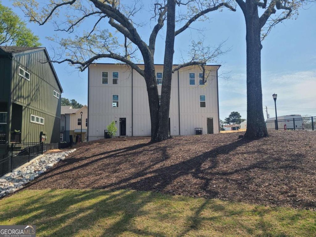 Photo of 498 Burroughs Street SE #323, Atlanta, GA 30315 (MLS # 10756215)