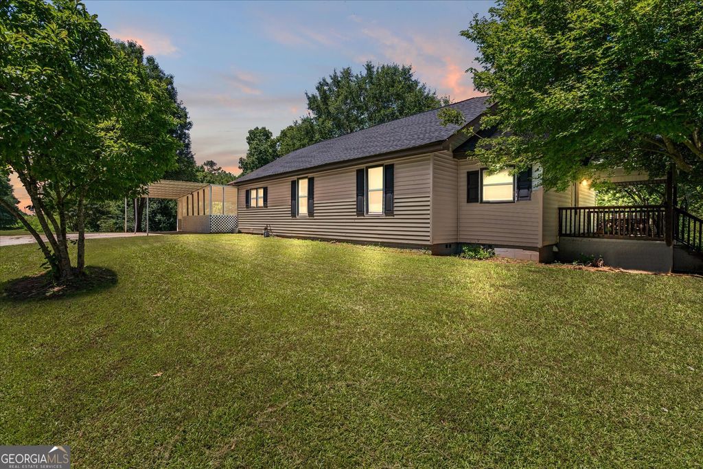 Photo of 1423 Beulah Church Rd, Carrollton, GA 30117 (MLS # 10657531)