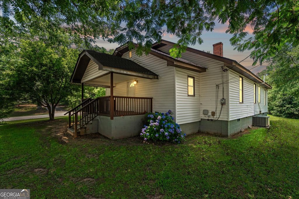 Photo of 1423 Beulah Church Rd, Carrollton, GA 30117 (MLS # 10657531)