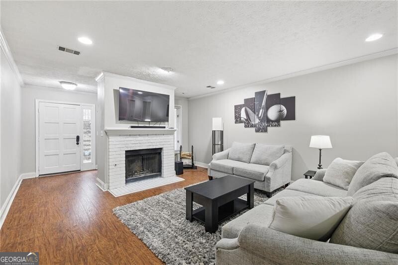 Atlanta, Georgia 30324, United States, 3 Bedrooms Bedrooms, ,2 BathroomsBathrooms,Residential,Active,97628