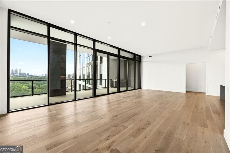 2425 Peachtree RD NE 1504