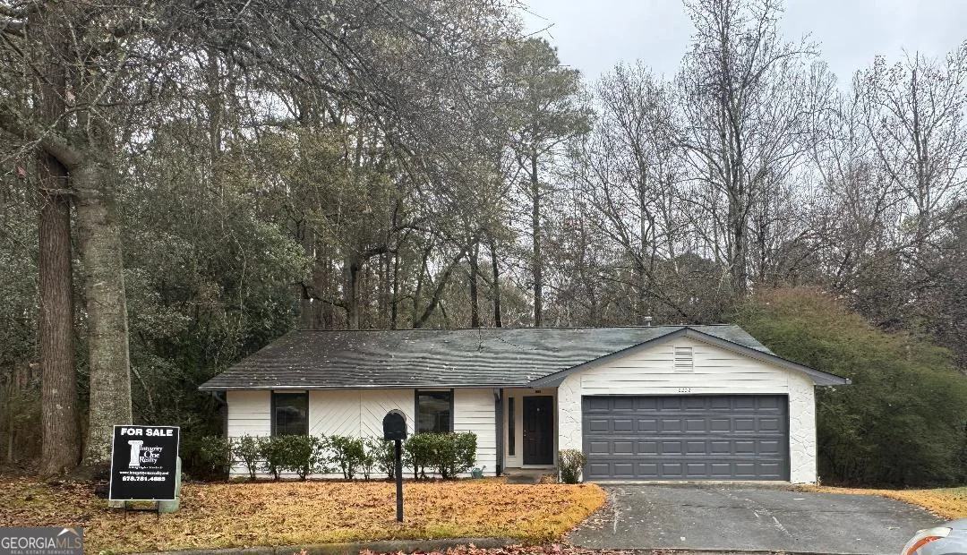 2202 Lowtrail Court