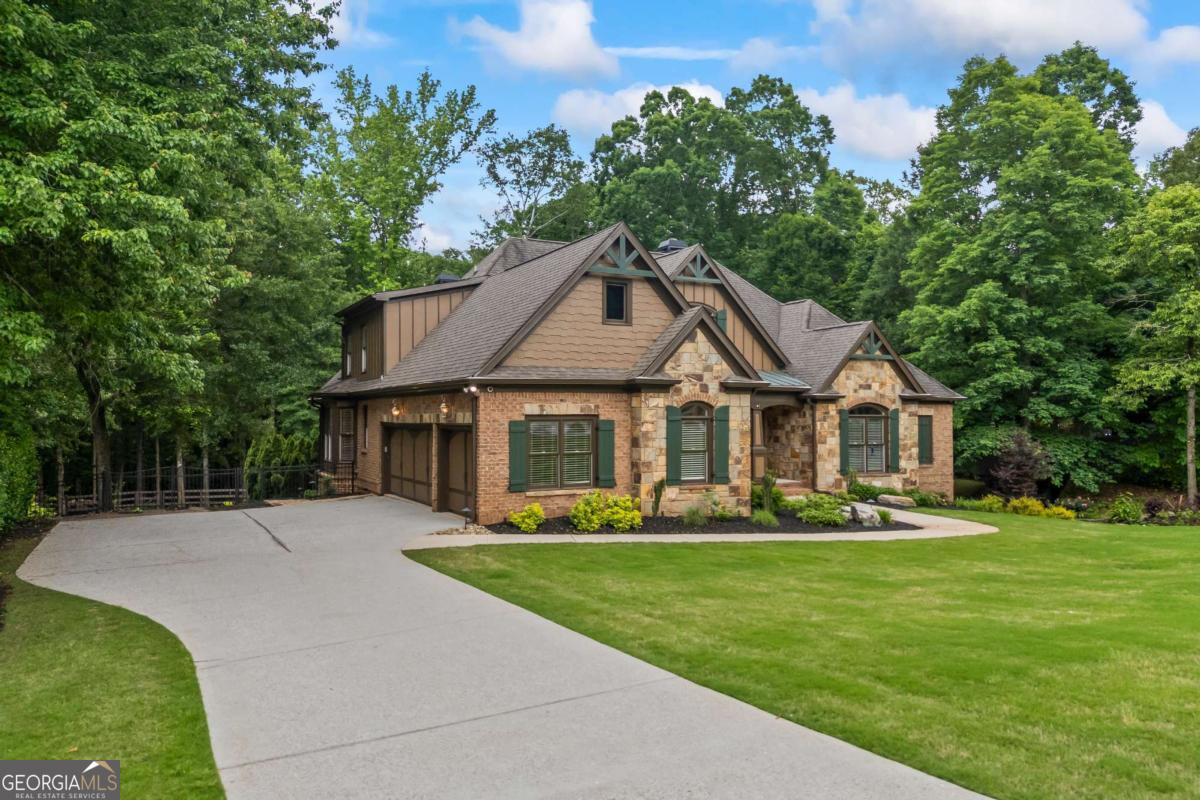 112 E Fork LN