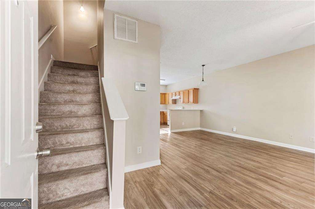 6750 Sunset Hills BLVD