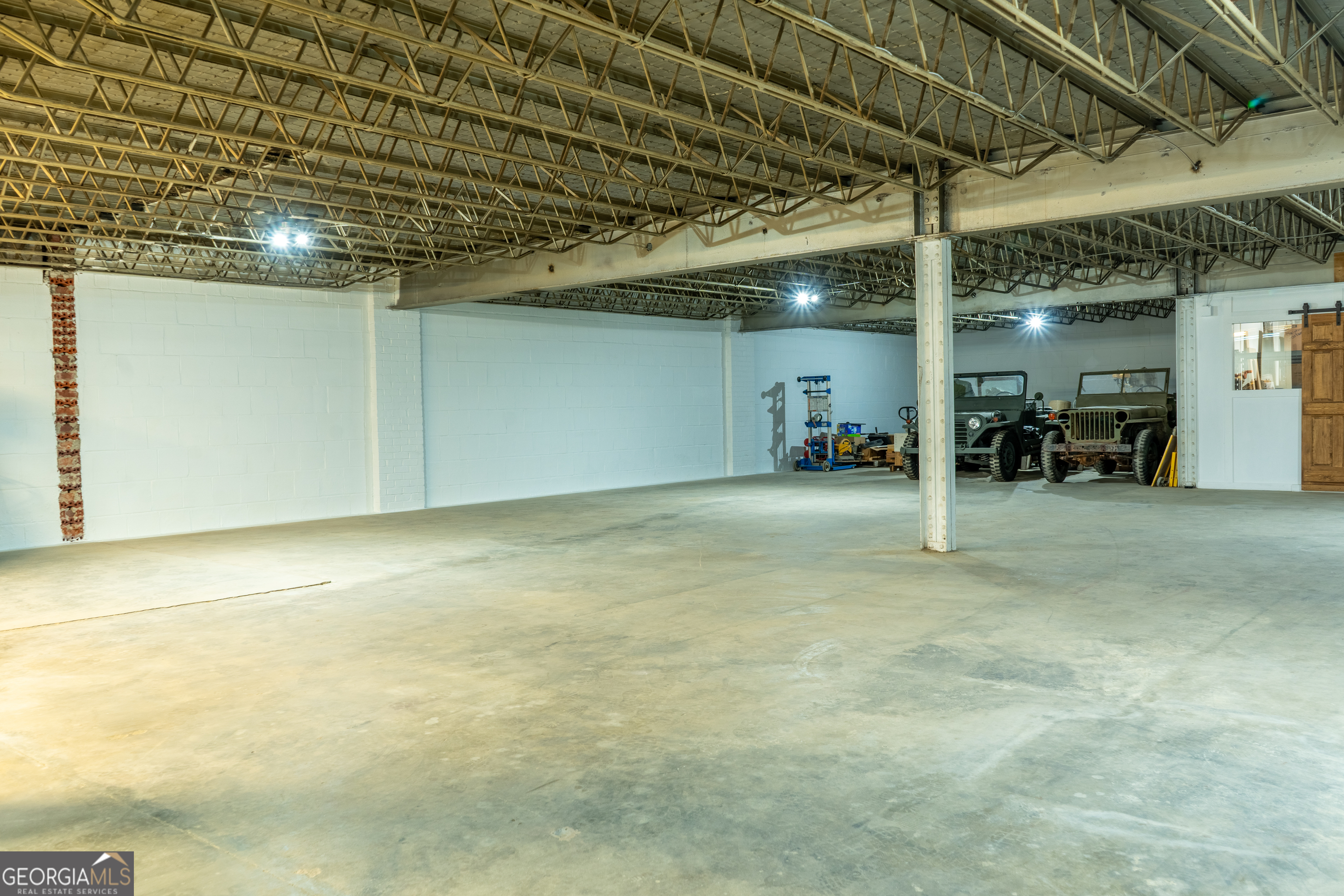 Toccoa, Georgia 30577, United States, ,Commercial,Active,97388