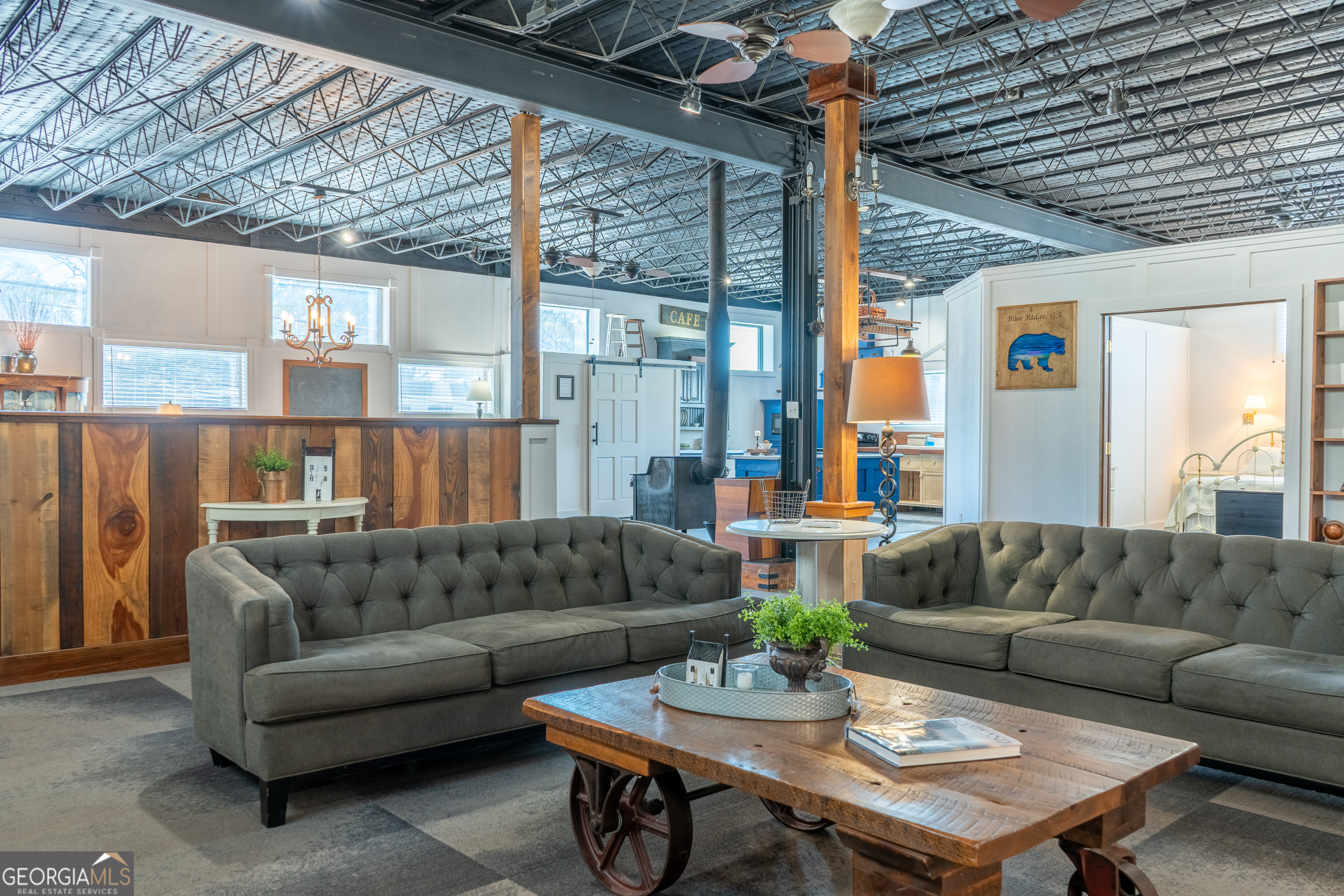 Toccoa, Georgia 30577, United States, ,Commercial,Active,97388