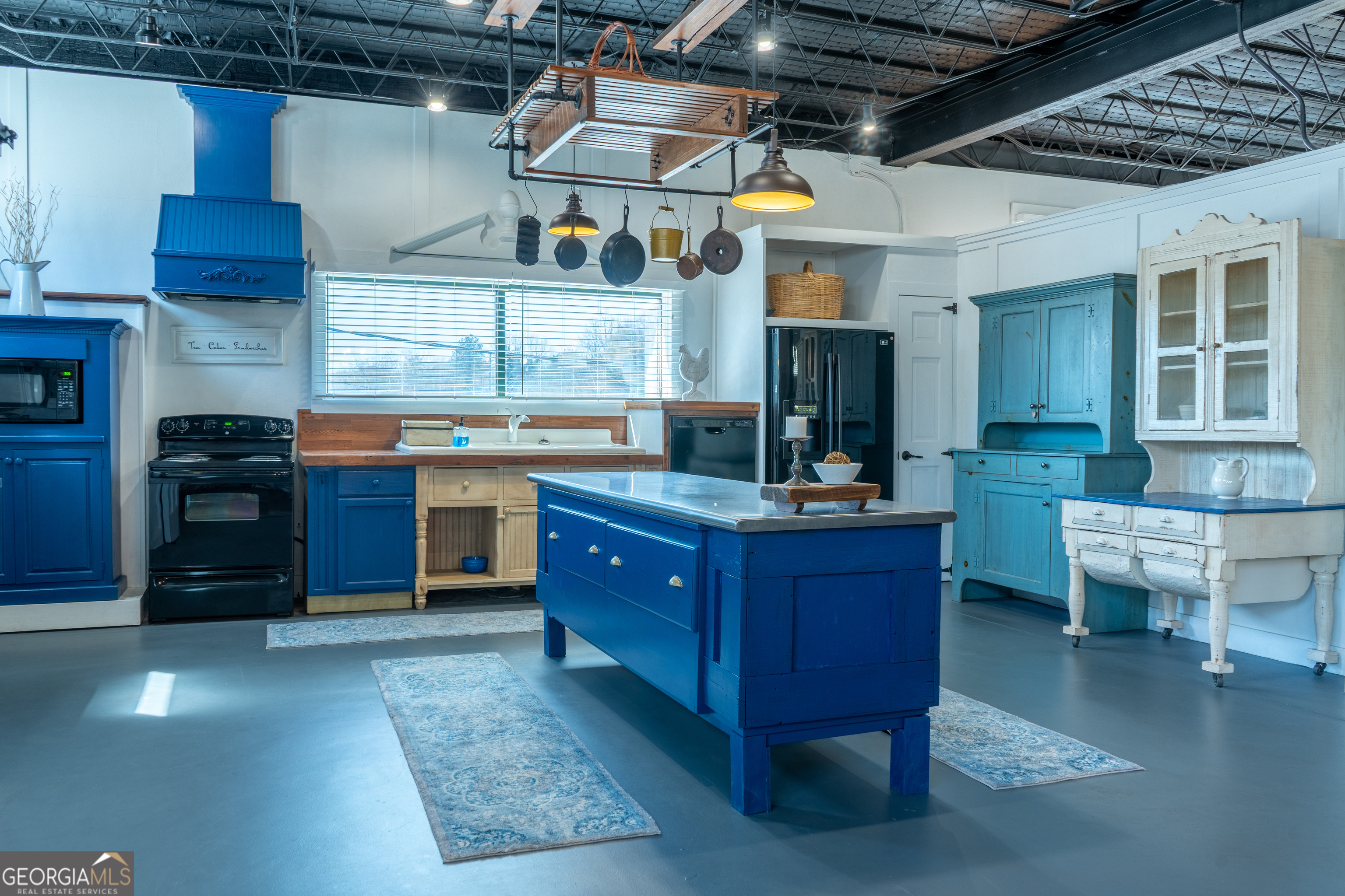 Toccoa, Georgia 30577, United States, ,Commercial,Active,97388