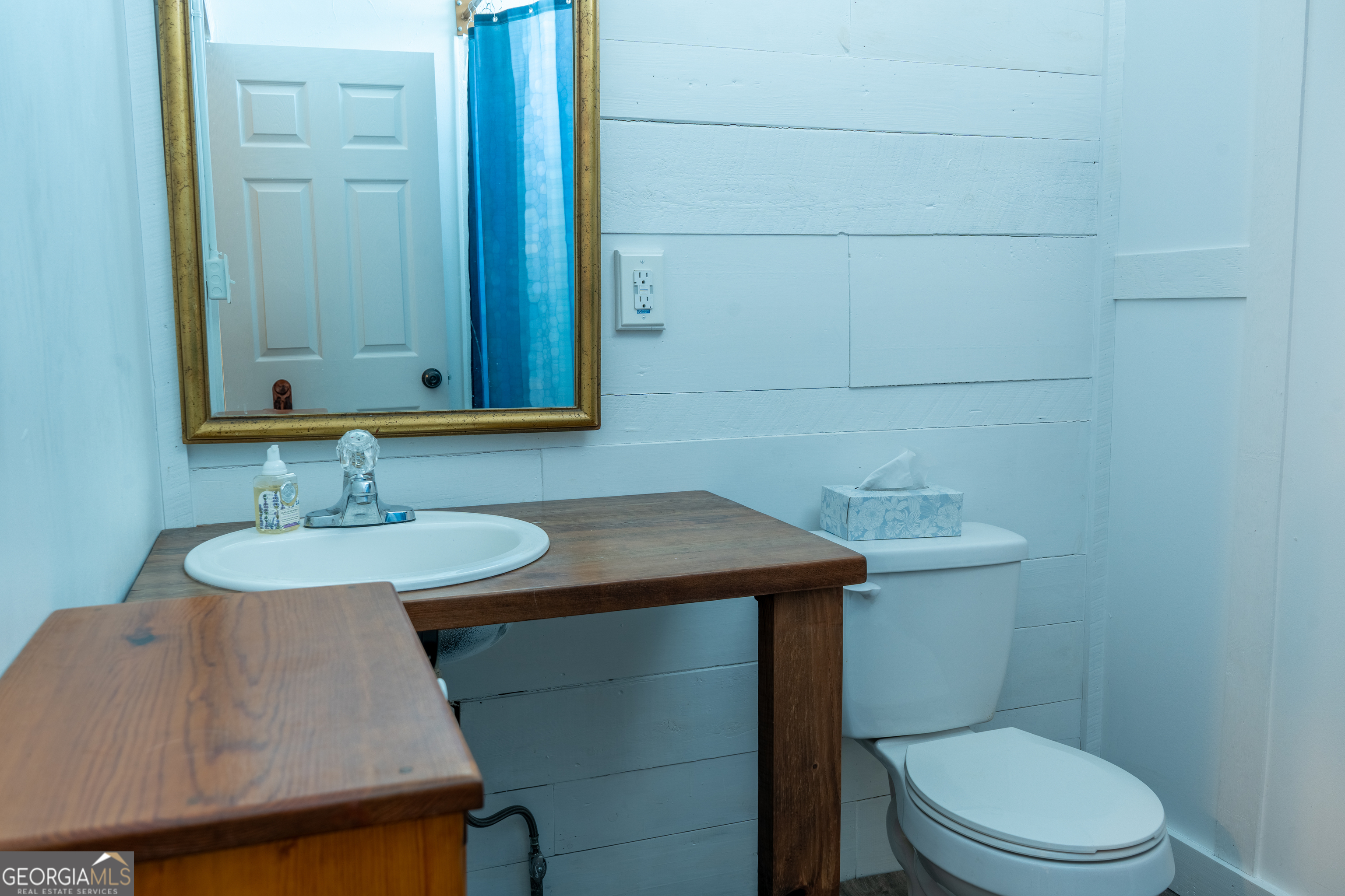 Toccoa, Georgia 30577, United States, ,Commercial,Active,97388