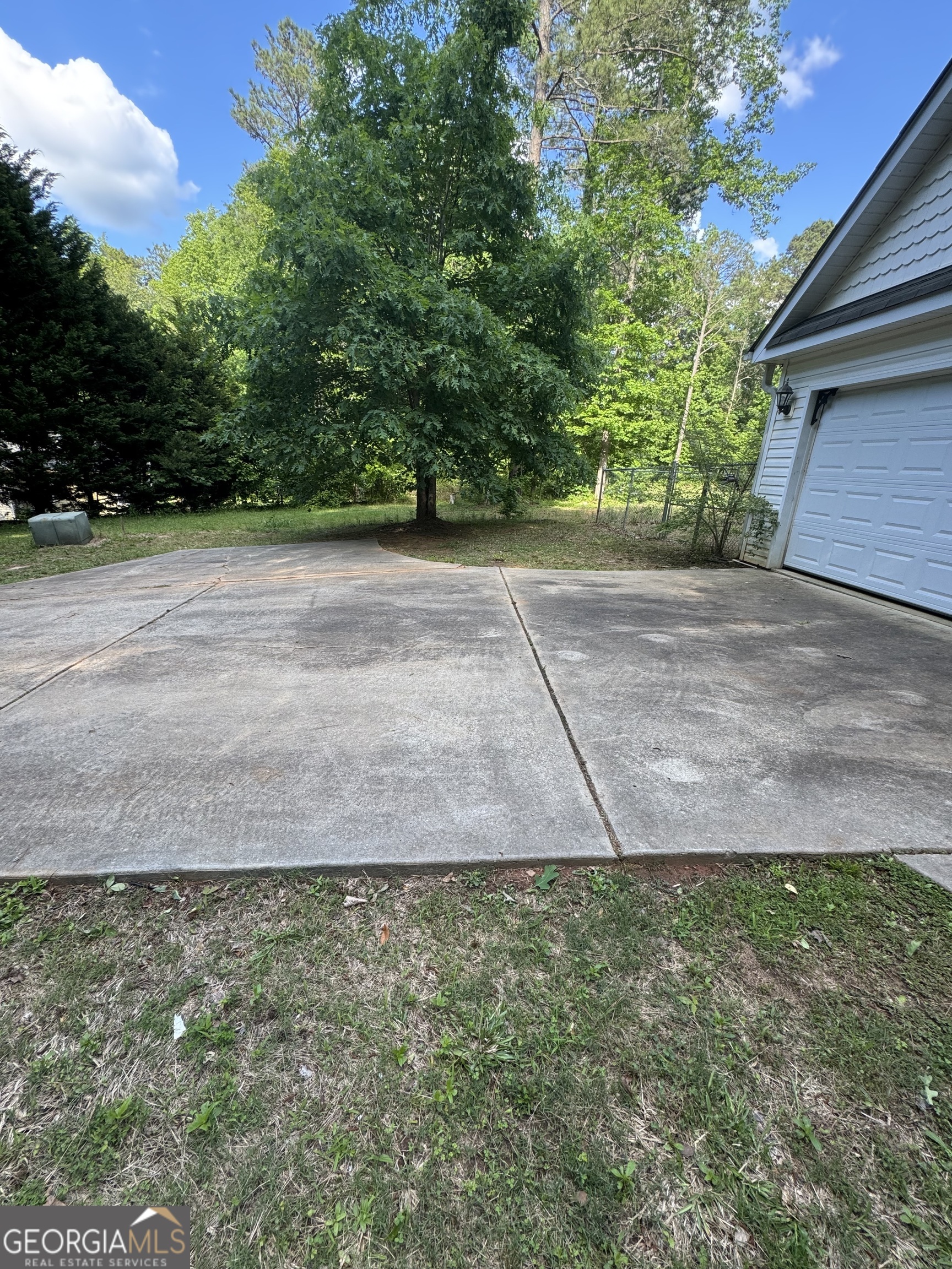 5028 Highway 81 E