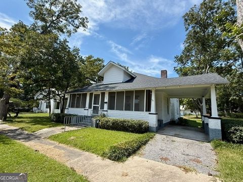 450 S Rountree ST Metter GA 30439