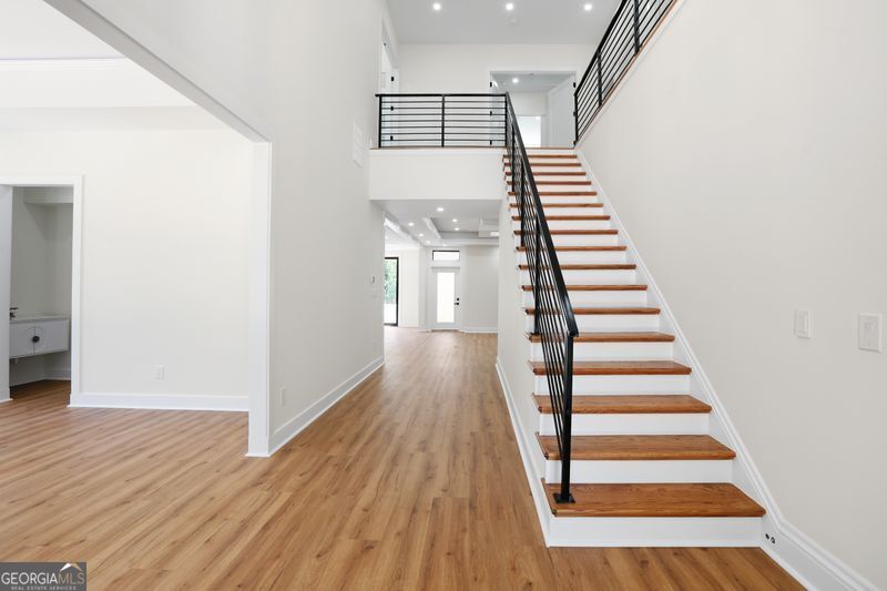 1155 SW Apollo