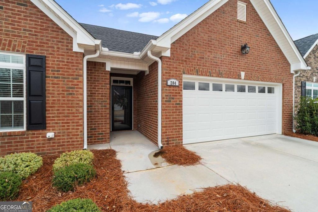 Photo of 204 Patriots Row SW, Calhoun, GA 30701 (MLS # 10652588)