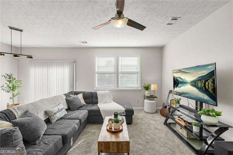 302 Oak Leaf PL