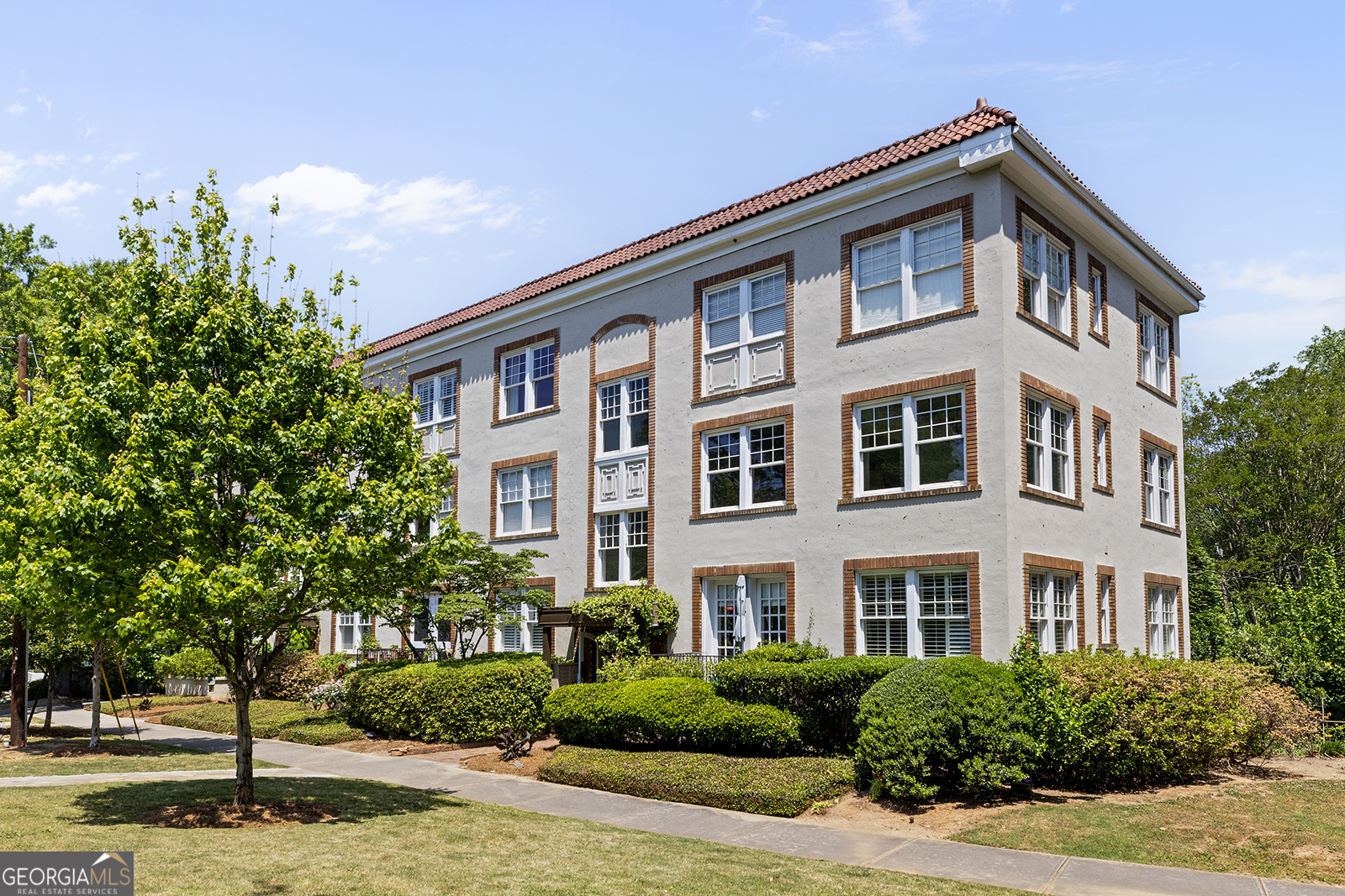7 Park LN NE APT J