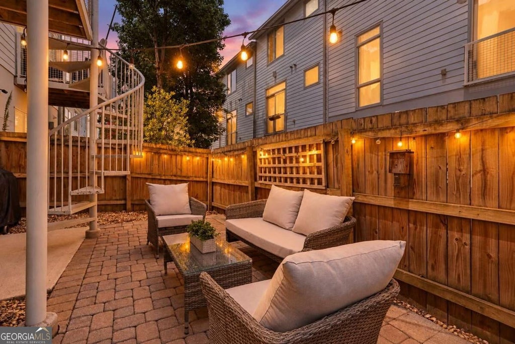Photo of 1357 Stirling Circle NW, Atlanta, GA 30318 (MLS # 10872335)