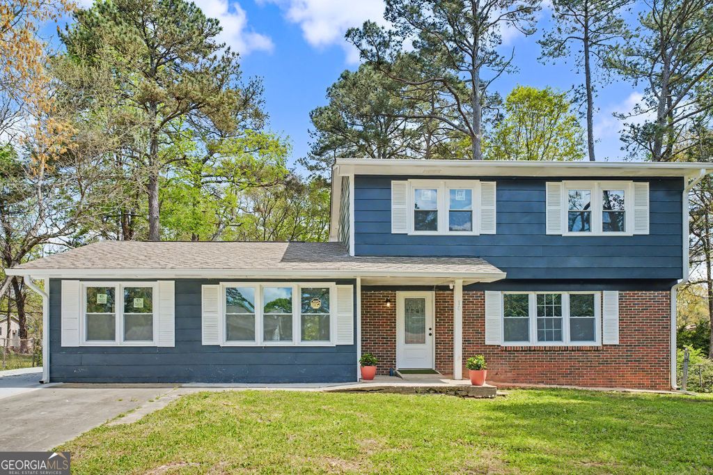 Photo of 10664 Sandpiper Road, Jonesboro, GA 30238 (MLS # 10724097)