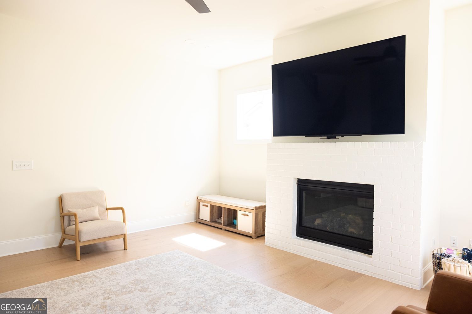 HOLLY FARM PH 1B - Residential Lease