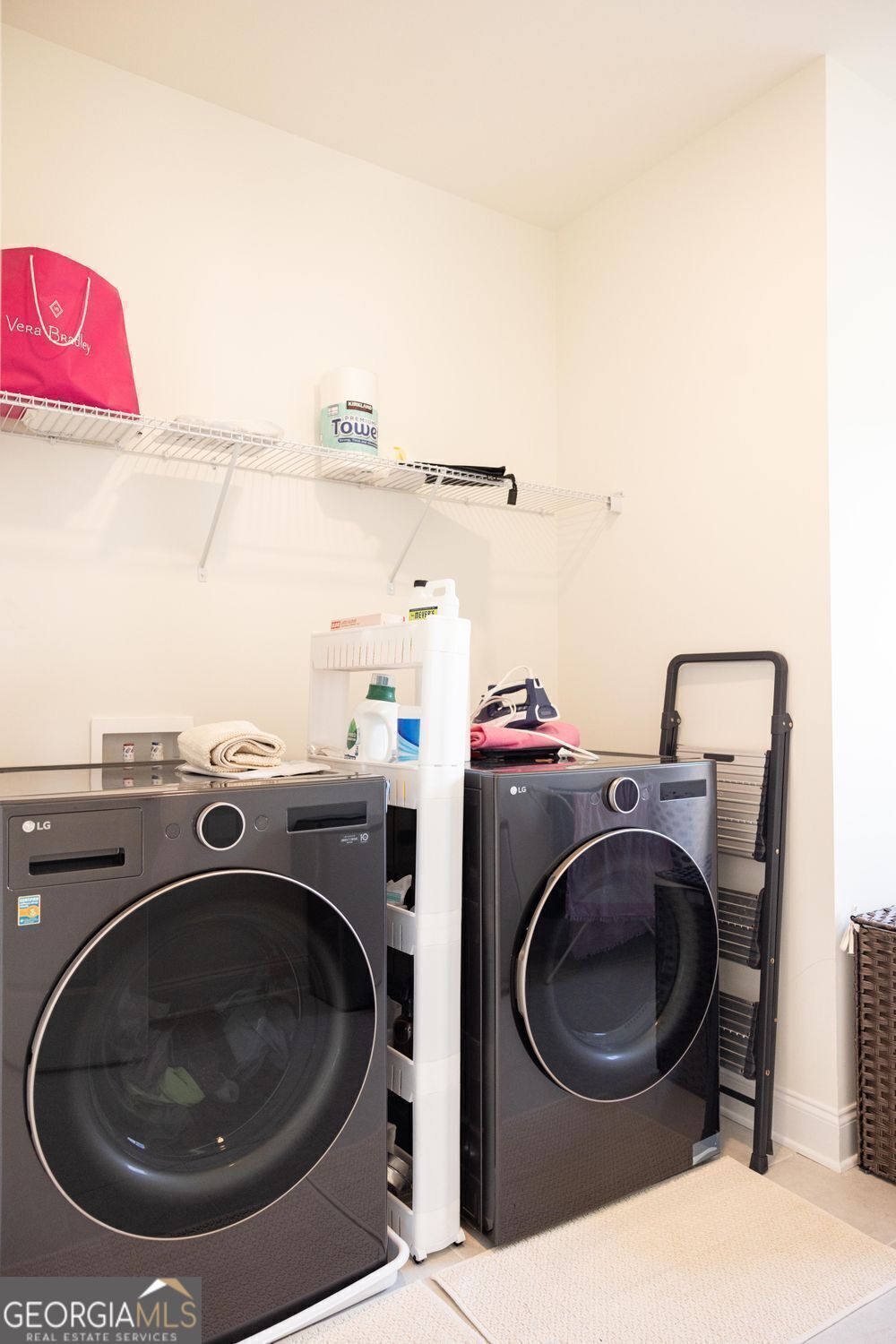 HOLLY FARM PH 1B - Residential Lease