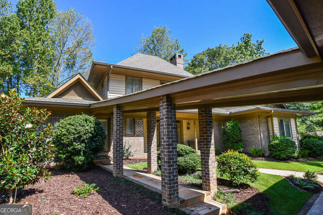 2555 Fairview DR